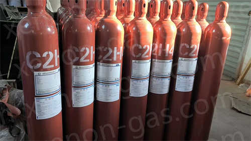 Ethylene (C2H4): Purity is ≥99.95%